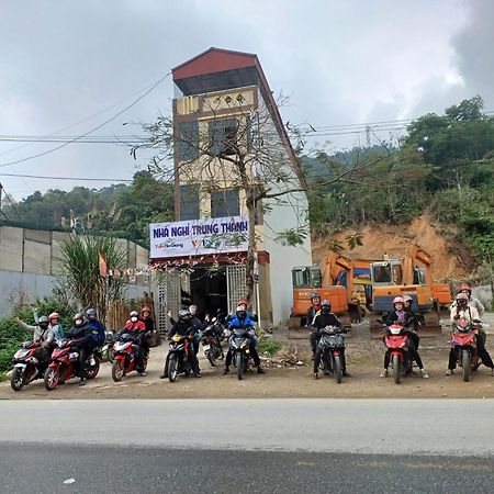 Готель Yolo Ha Giang Adventures, Motorbike And Loop Tours Екстер'єр фото