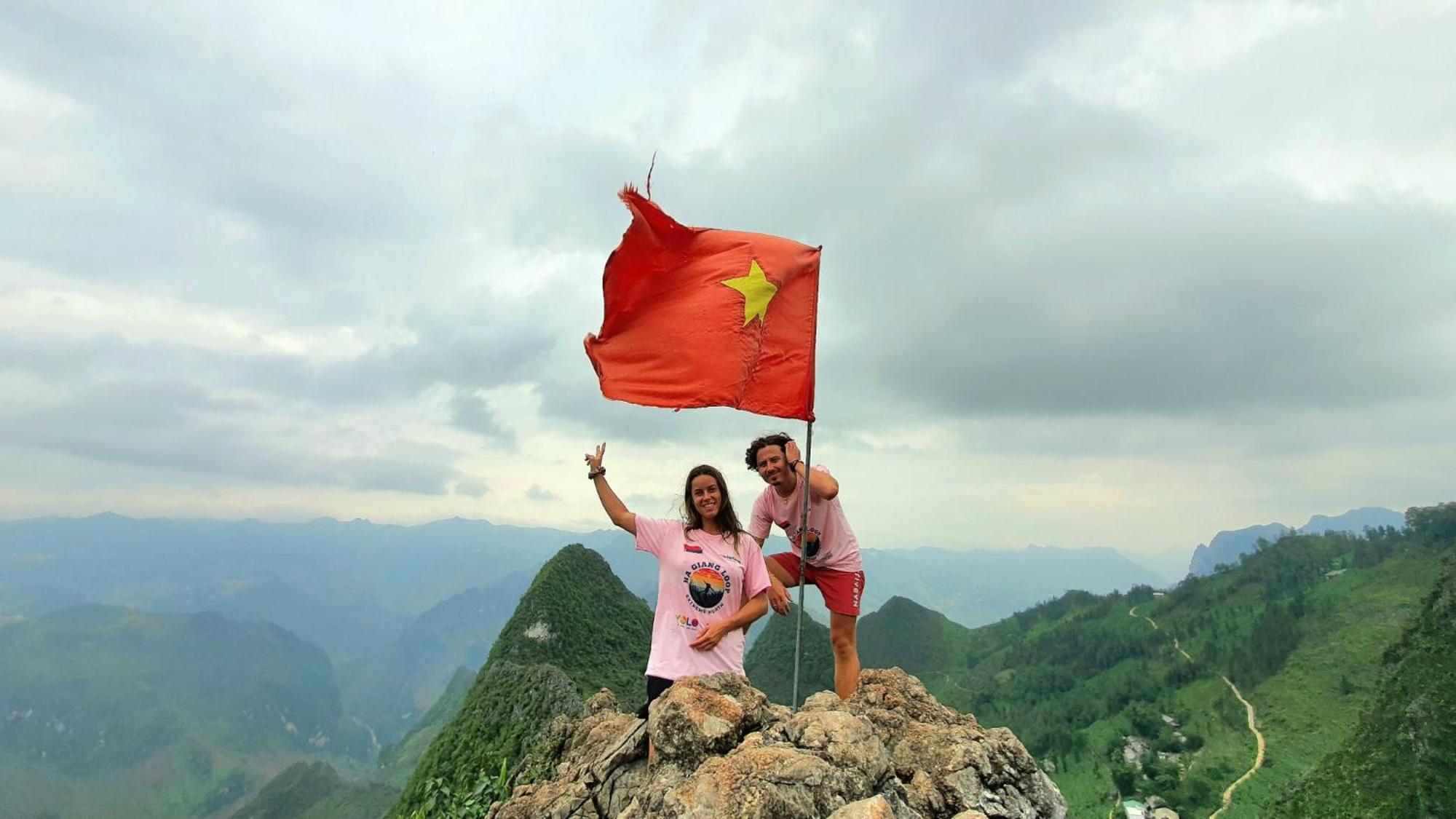Готель Yolo Ha Giang Adventures, Motorbike And Loop Tours Екстер'єр фото