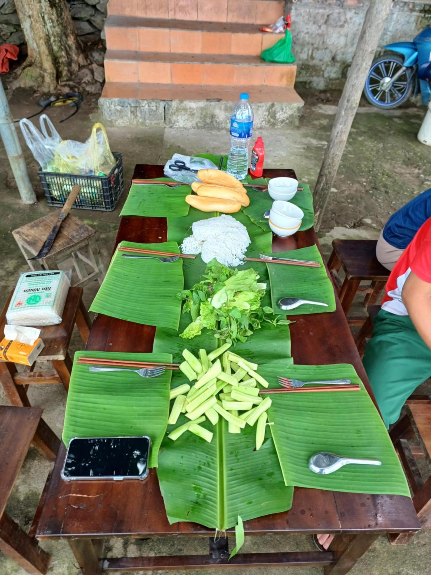 Готель Yolo Ha Giang Adventures, Motorbike And Loop Tours Екстер'єр фото